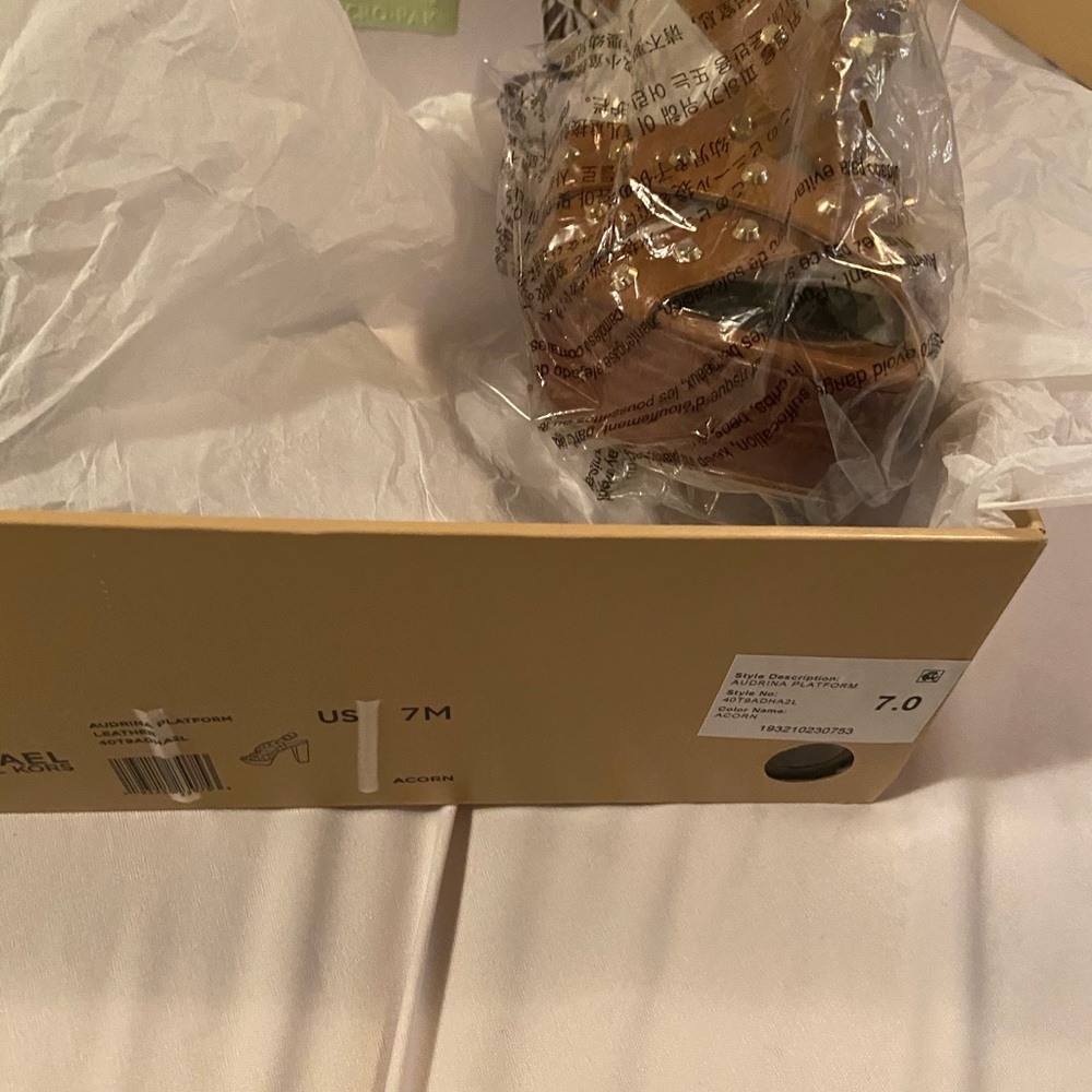 Micheal Kors Austin’s Platforms Leather - Picture 3 of 4